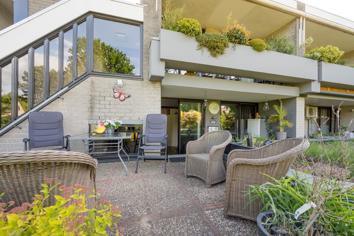 Photo 17 of van Weedestraat 77