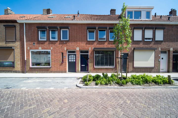 Oscar Leeuwstraat 8
