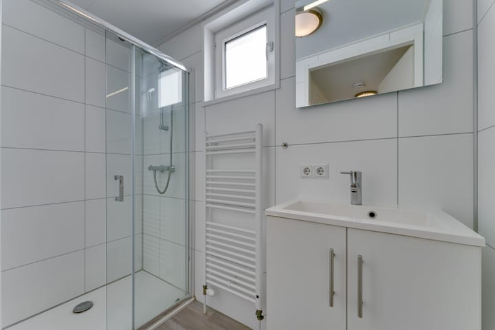 Foto 4 van Zeedijk 24-230