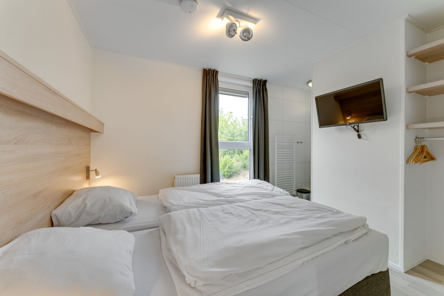 Foto 14 van Zeedijk 24-230