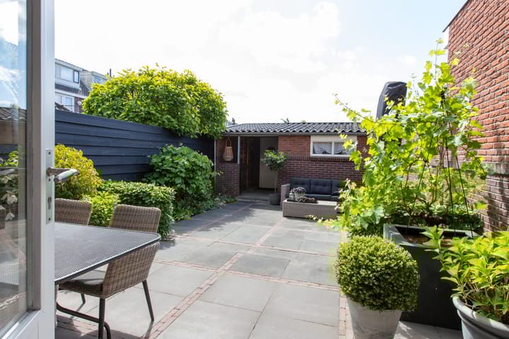 Foto 60 van Graaf Florisweg 134