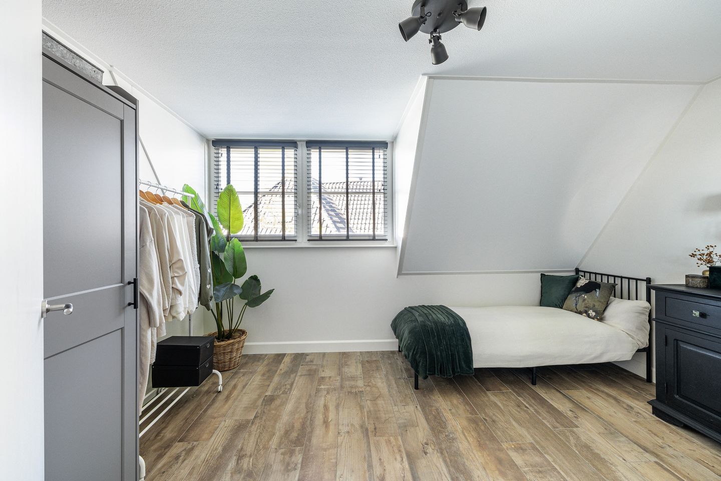 Photo 34 of Essenlaan 96