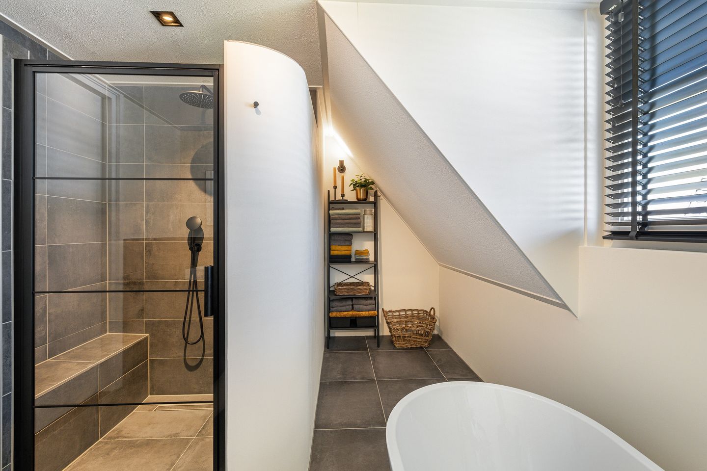 Photo 44 of Essenlaan 96