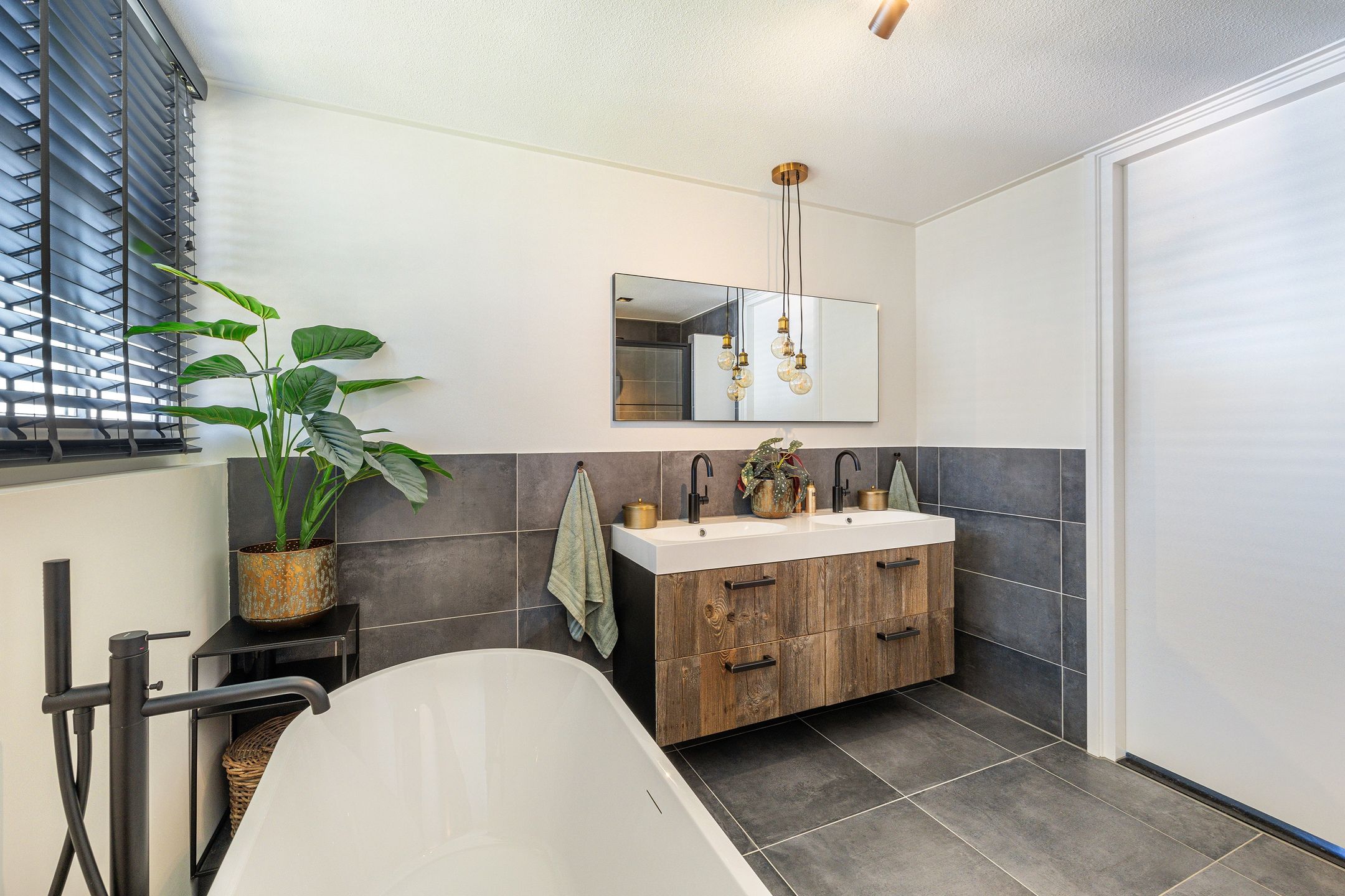 Photo 45 of Essenlaan 96