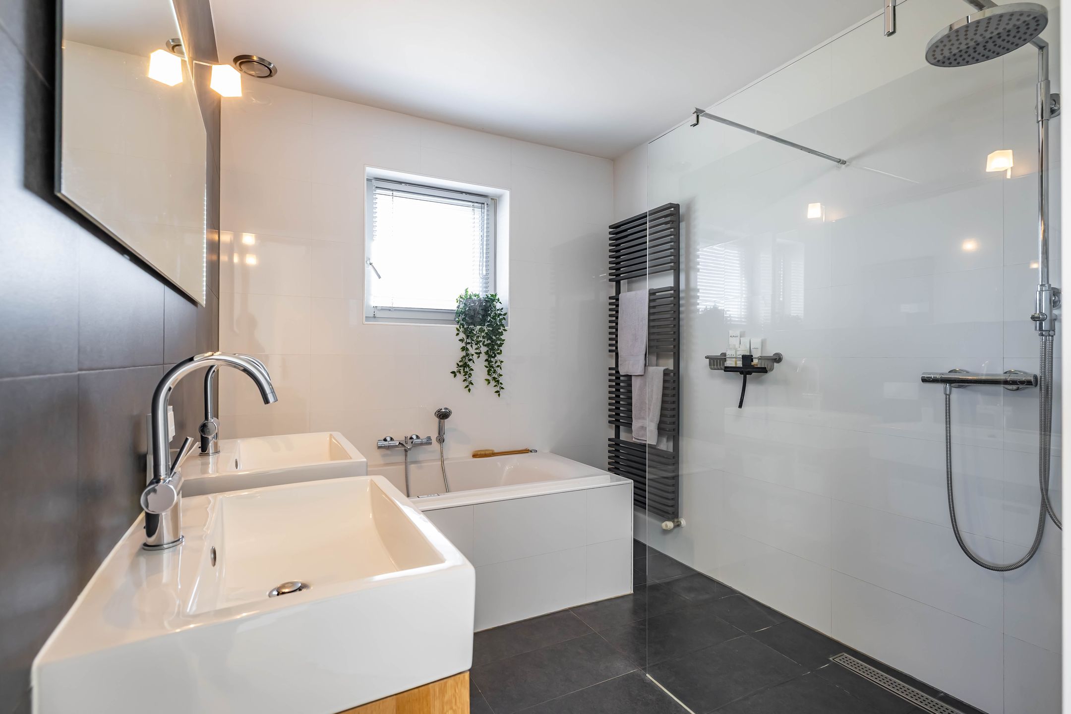 Foto 30 van Jan Woltherslaan 1