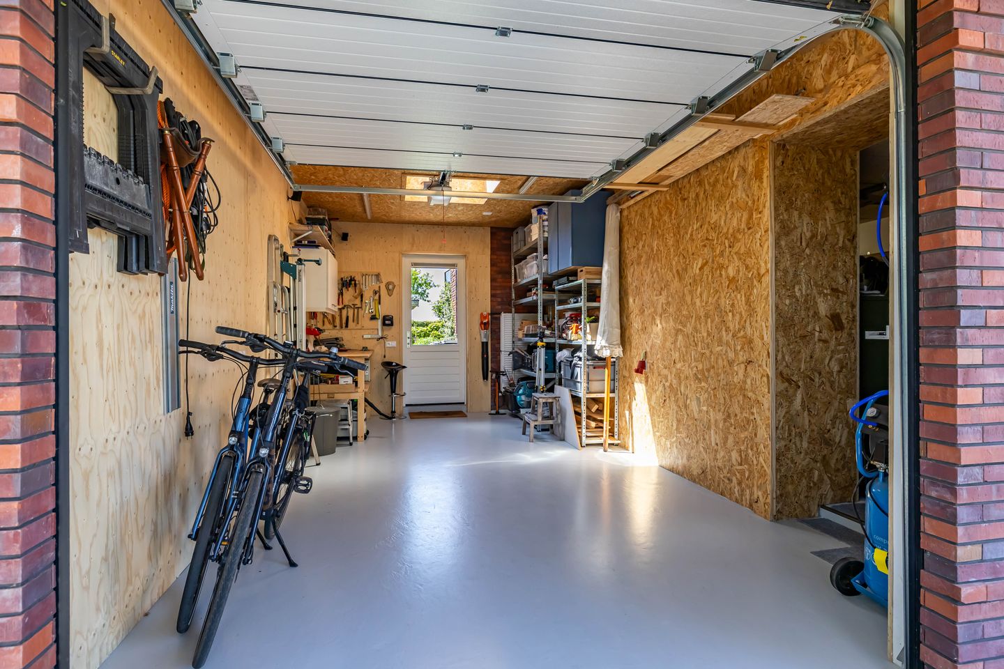 Foto 35 van Jan Woltherslaan 1