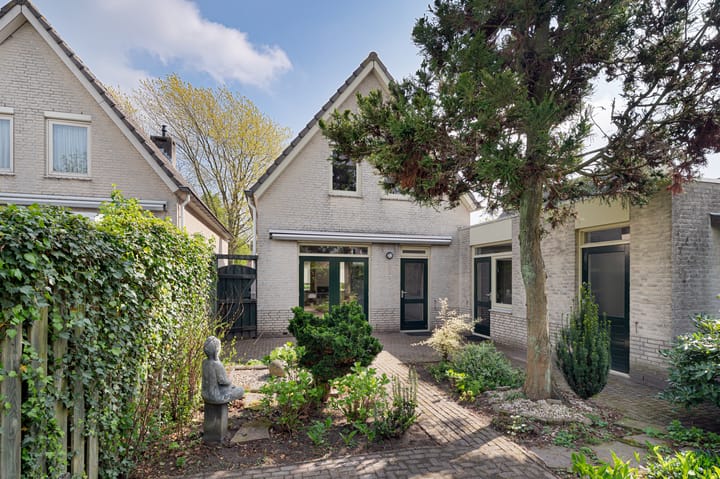 Photo 28 of Schubertstraat 8