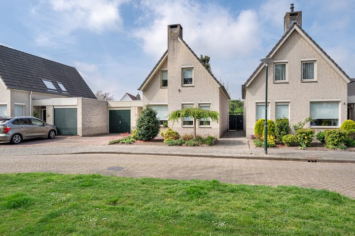 Photo 29 of Schubertstraat 8