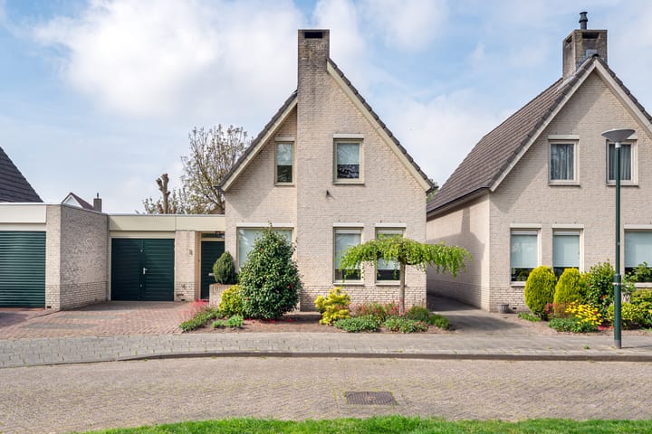 Photo 30 of Schubertstraat 8