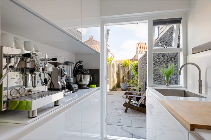 Photo 12 of Albert Verweystraat 11