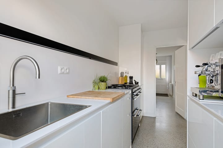 Photo 13 of Albert Verweystraat 11