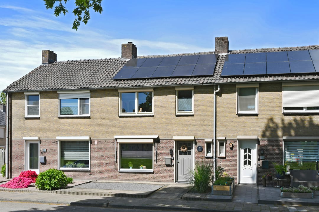 Photo 2 of Overmazestraat 19