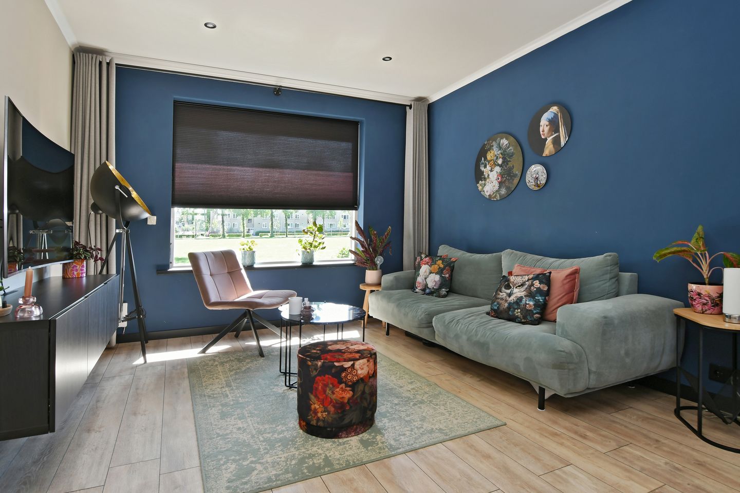 Photo 4 of Overmazestraat 19