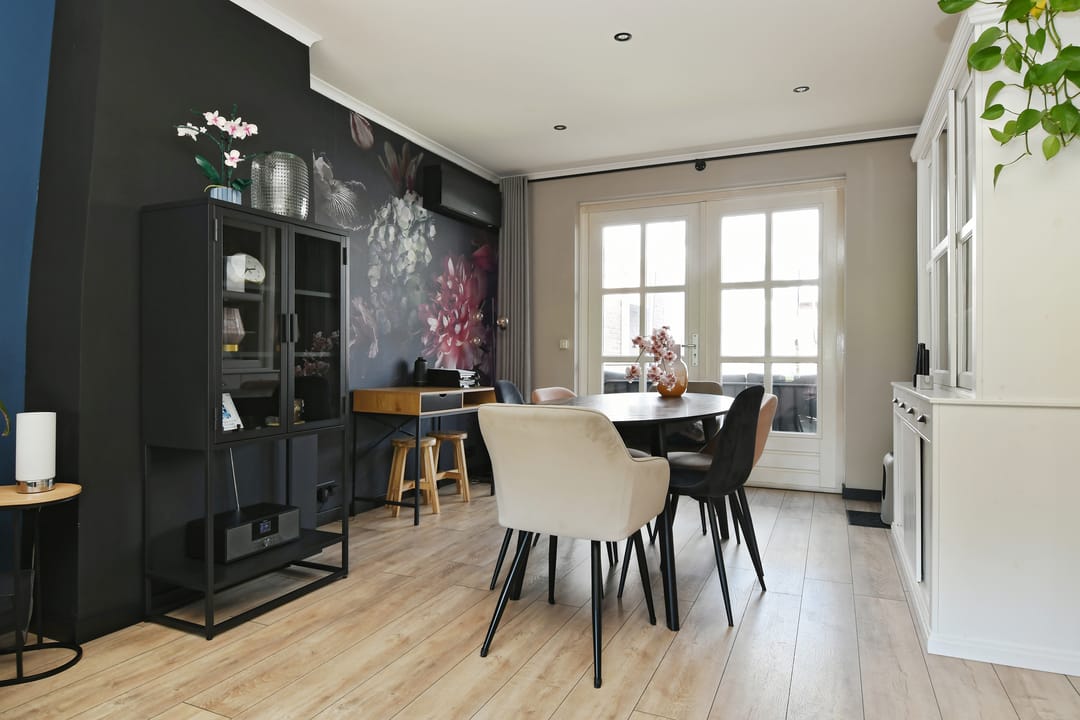 Photo 7 of Overmazestraat 19