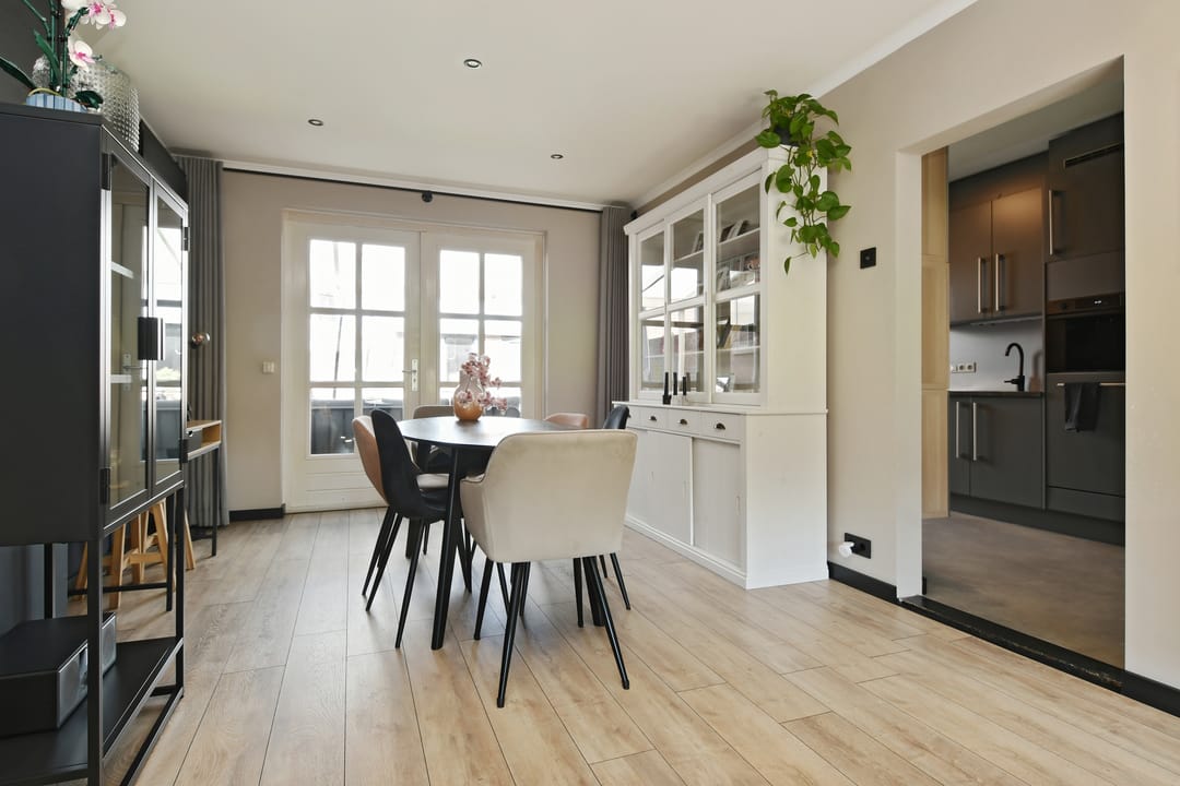 Photo 8 of Overmazestraat 19