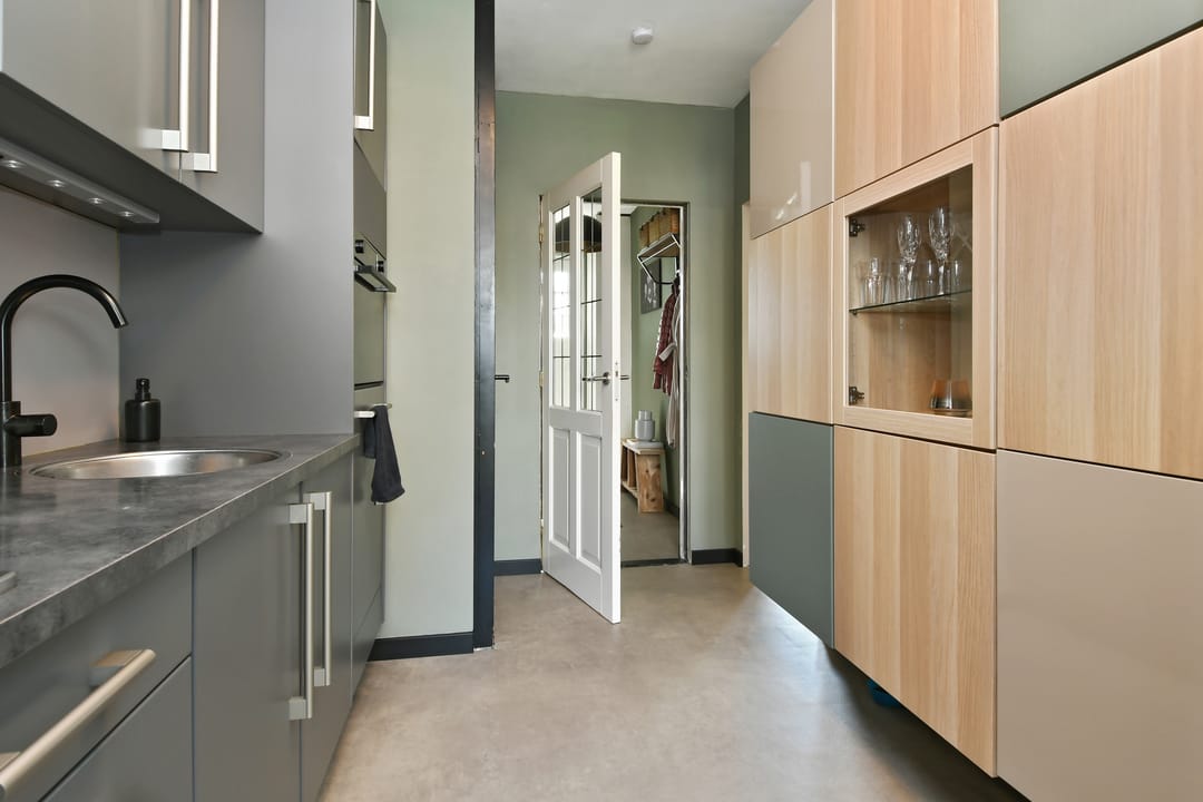 Photo 11 of Overmazestraat 19