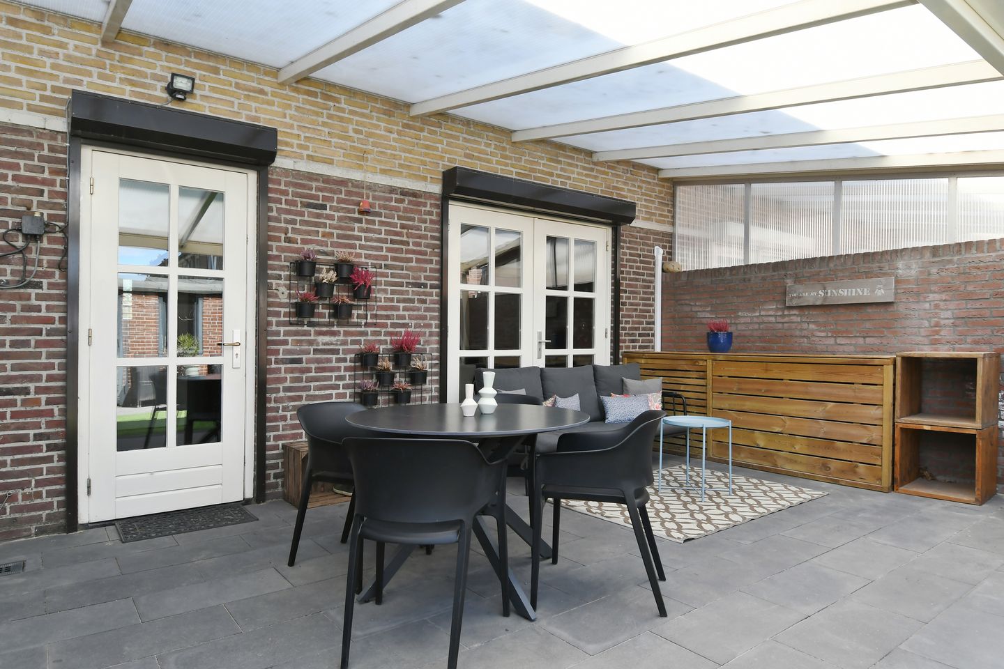 Photo 19 of Overmazestraat 19