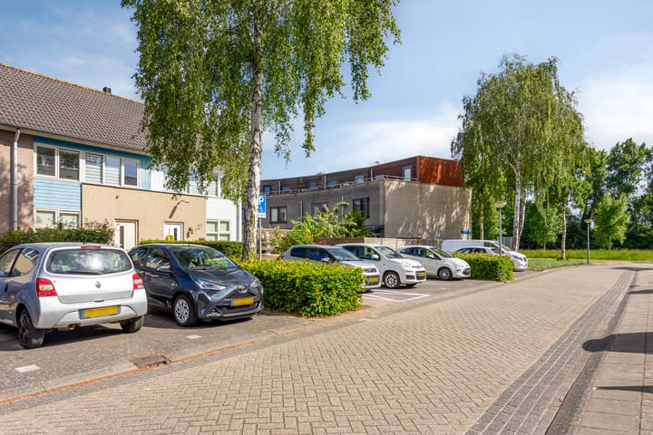 Photo 2 of Paulus Potterstraat 109