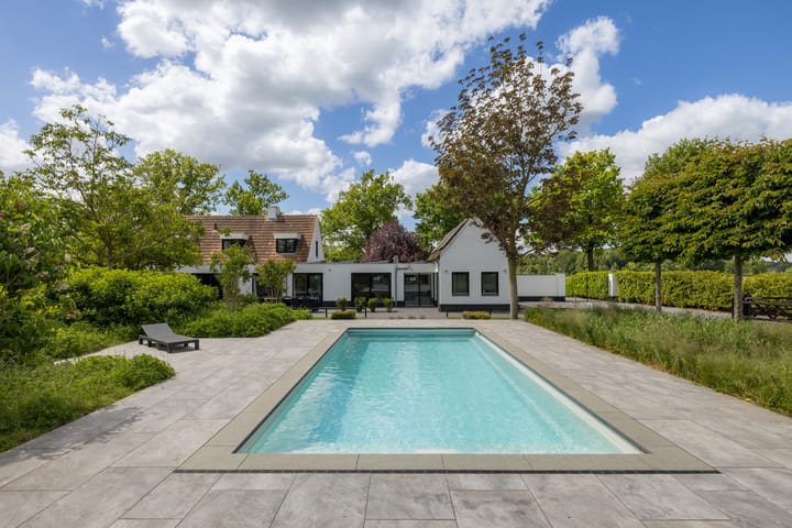 Foto 1 van Roonsestraat 4