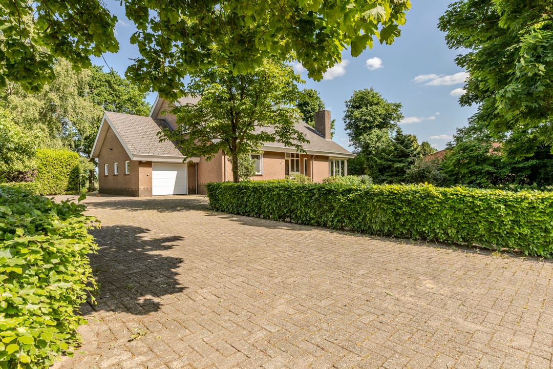 Foto 1 van Laag Spul 9