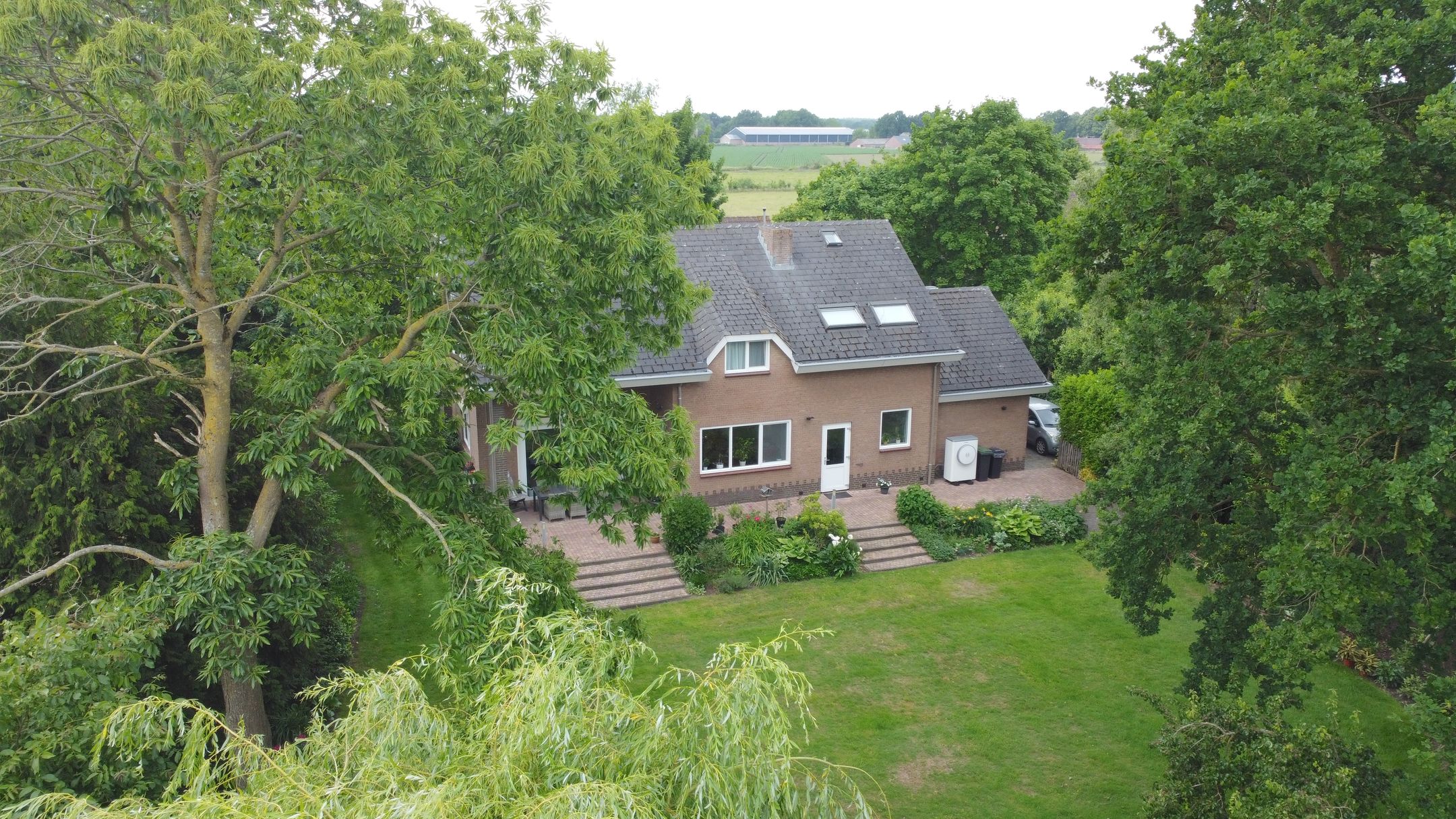 Foto 3 van Laag Spul 9