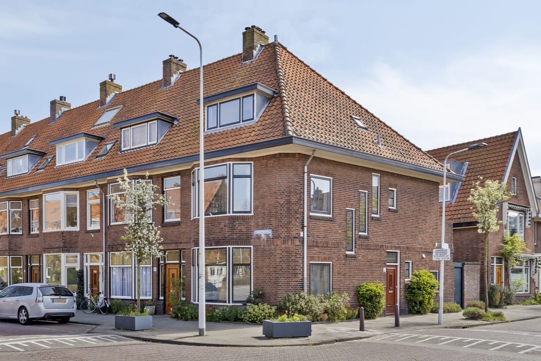 Photo 1 of Van der Waalsstraat 2