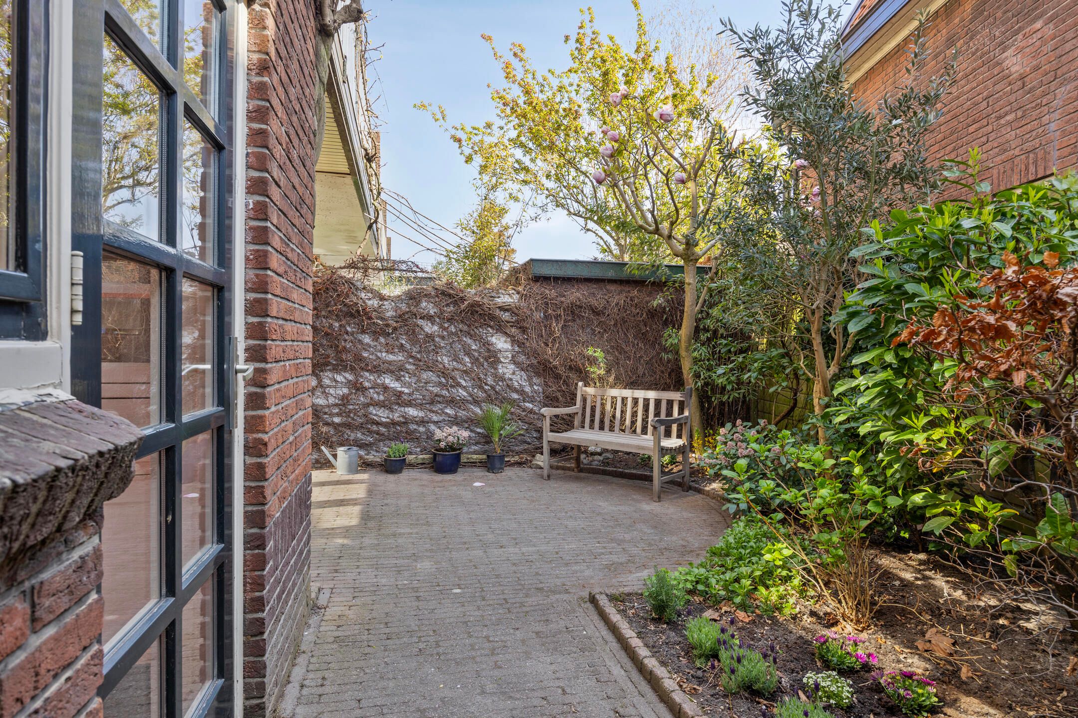 Photo 3 of Van der Waalsstraat 2