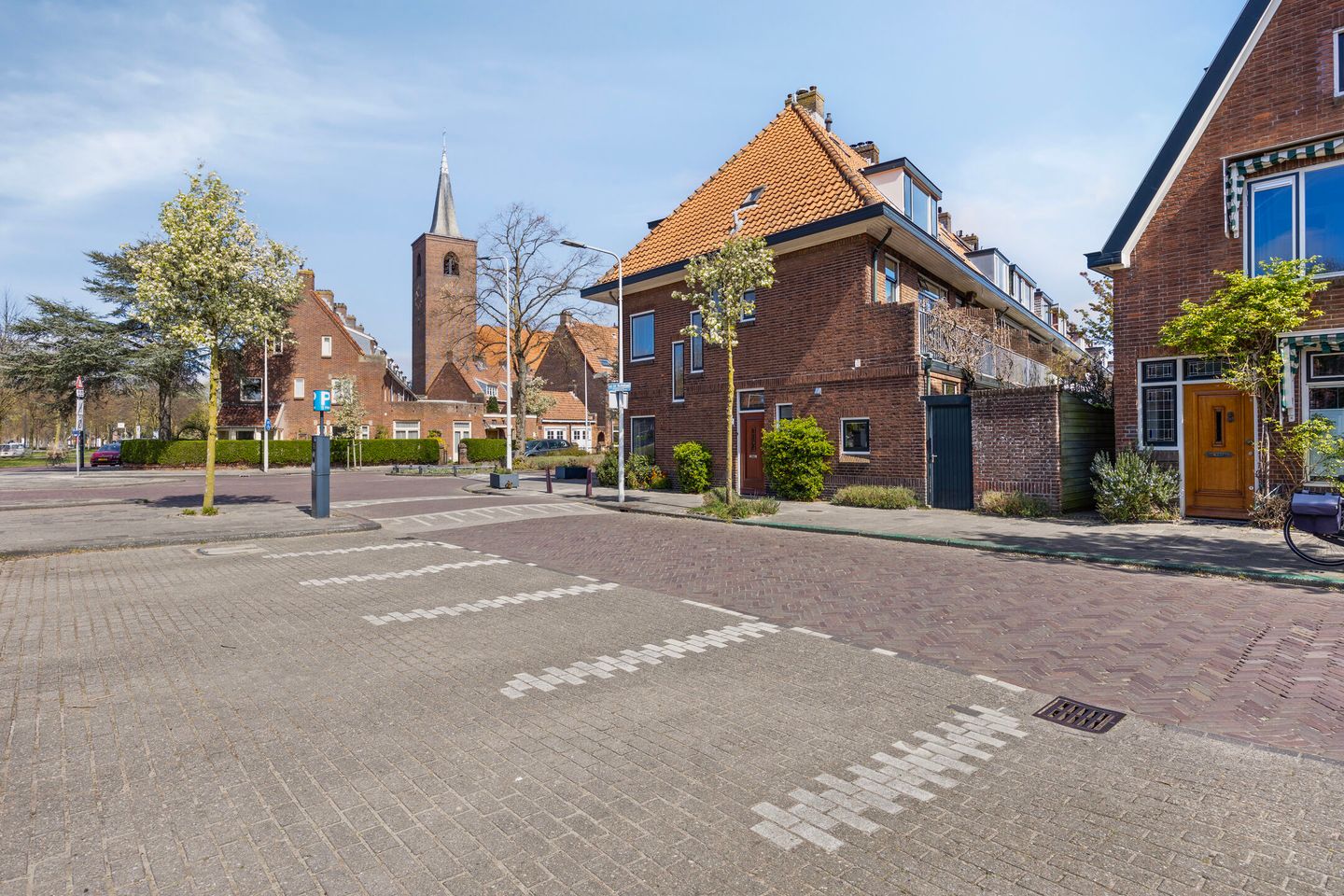 Photo 4 of Van der Waalsstraat 2