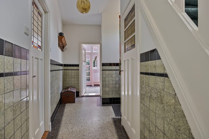 Foto 8 van Van der Waalsstraat 2