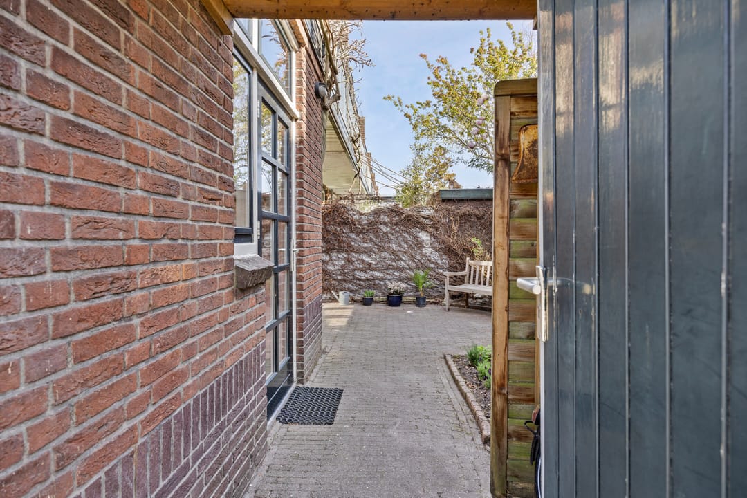 Photo 23 of Van der Waalsstraat 2