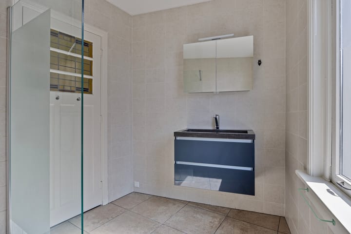 Foto 35 van Van der Waalsstraat 2