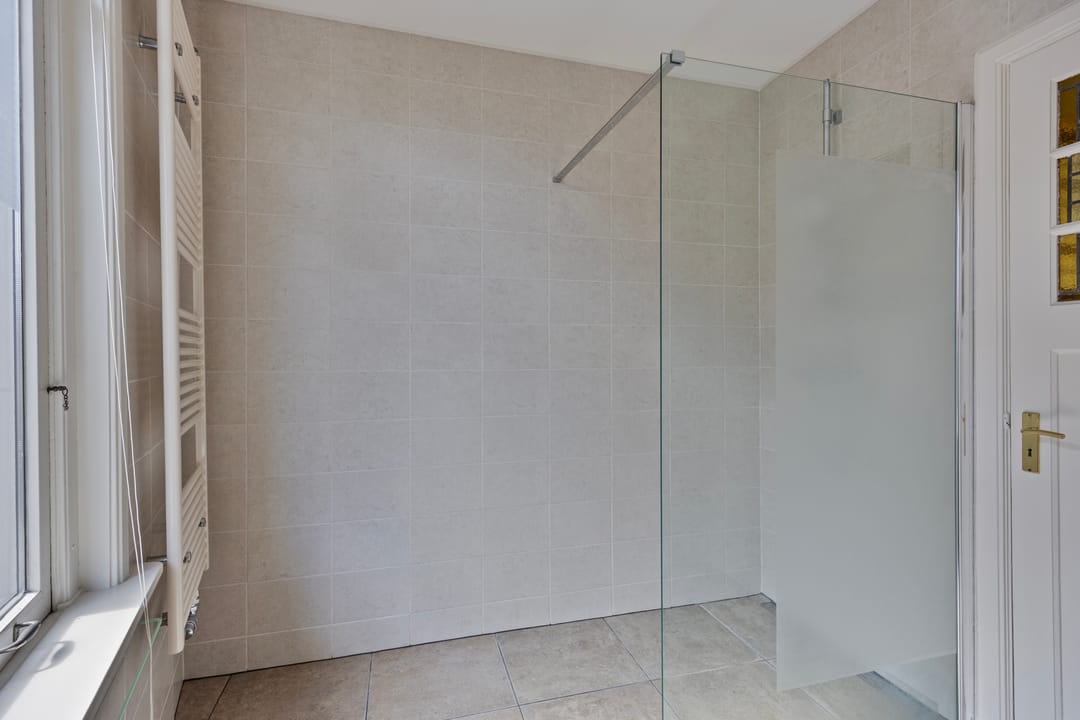 Photo 37 of Van der Waalsstraat 2