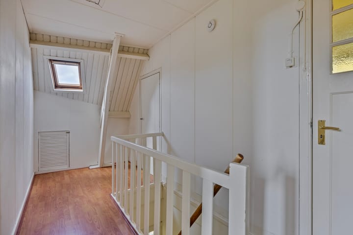 Foto 42 van Van der Waalsstraat 2