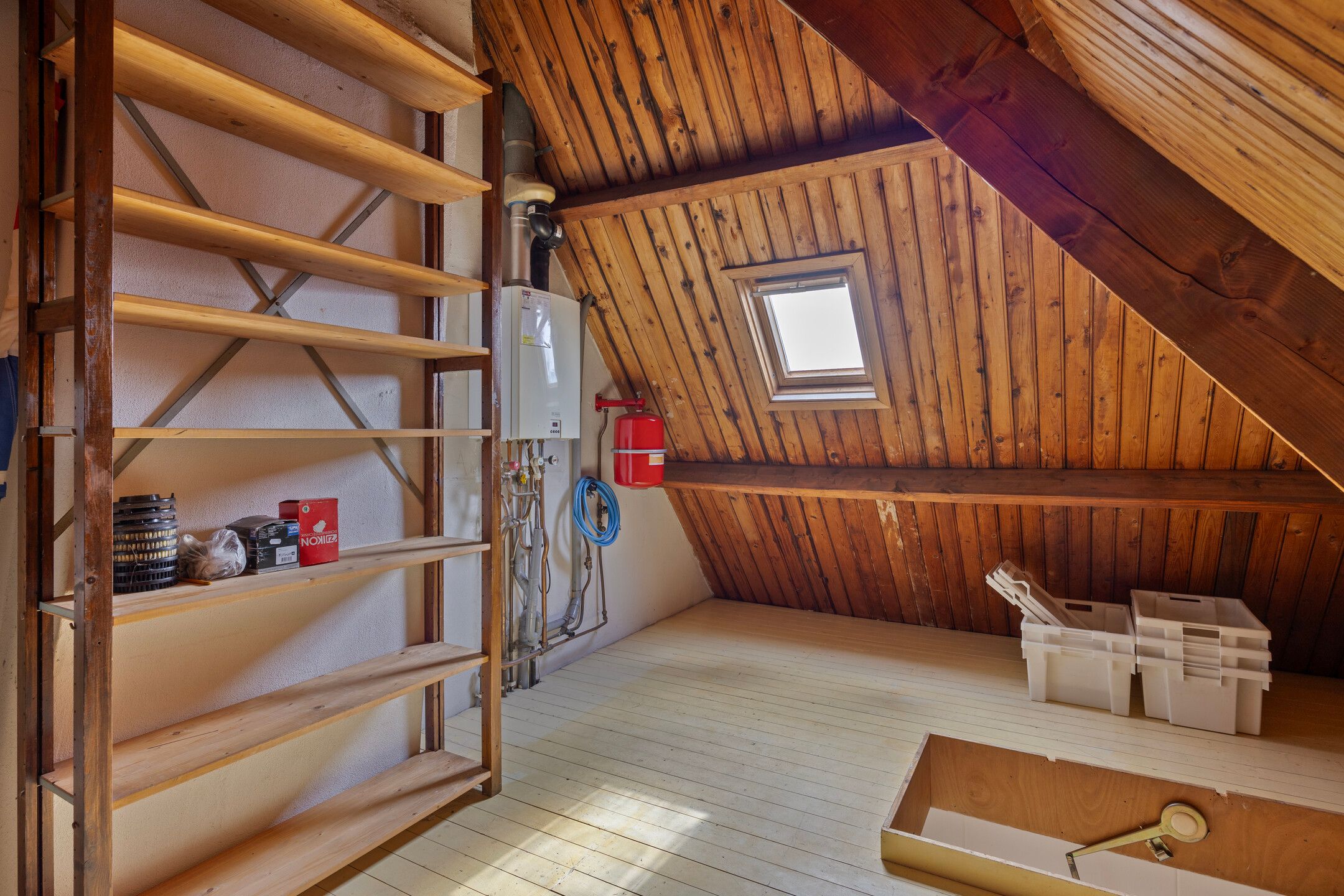 Photo 48 of Van der Waalsstraat 2