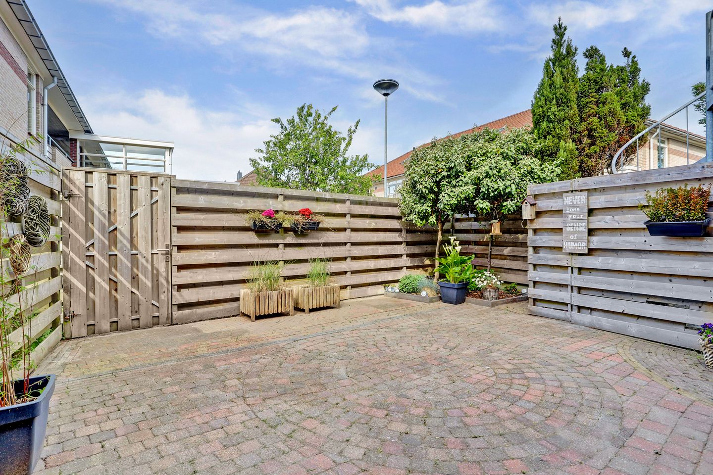 Photo 20 of Waterlelie 71