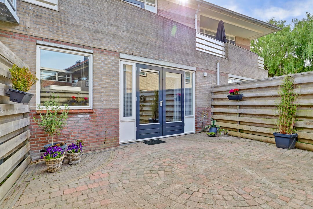 Photo 22 of Waterlelie 71