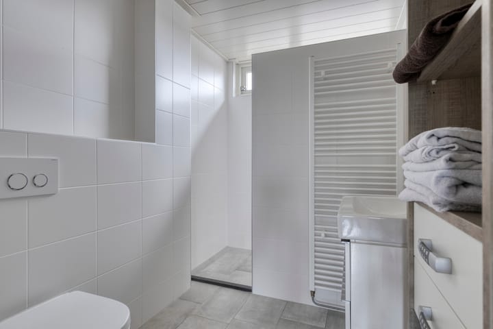 Photo 15 of de Roos 24