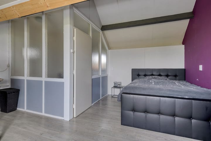 Photo 19 of de Roos 24