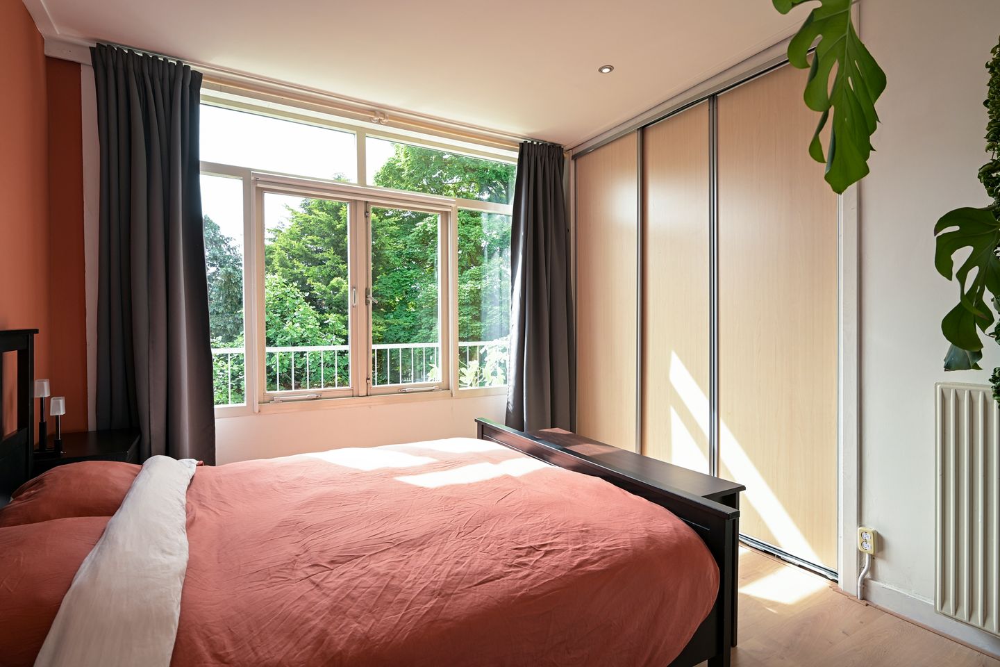 Foto 20 van Caan van Necklaan 288