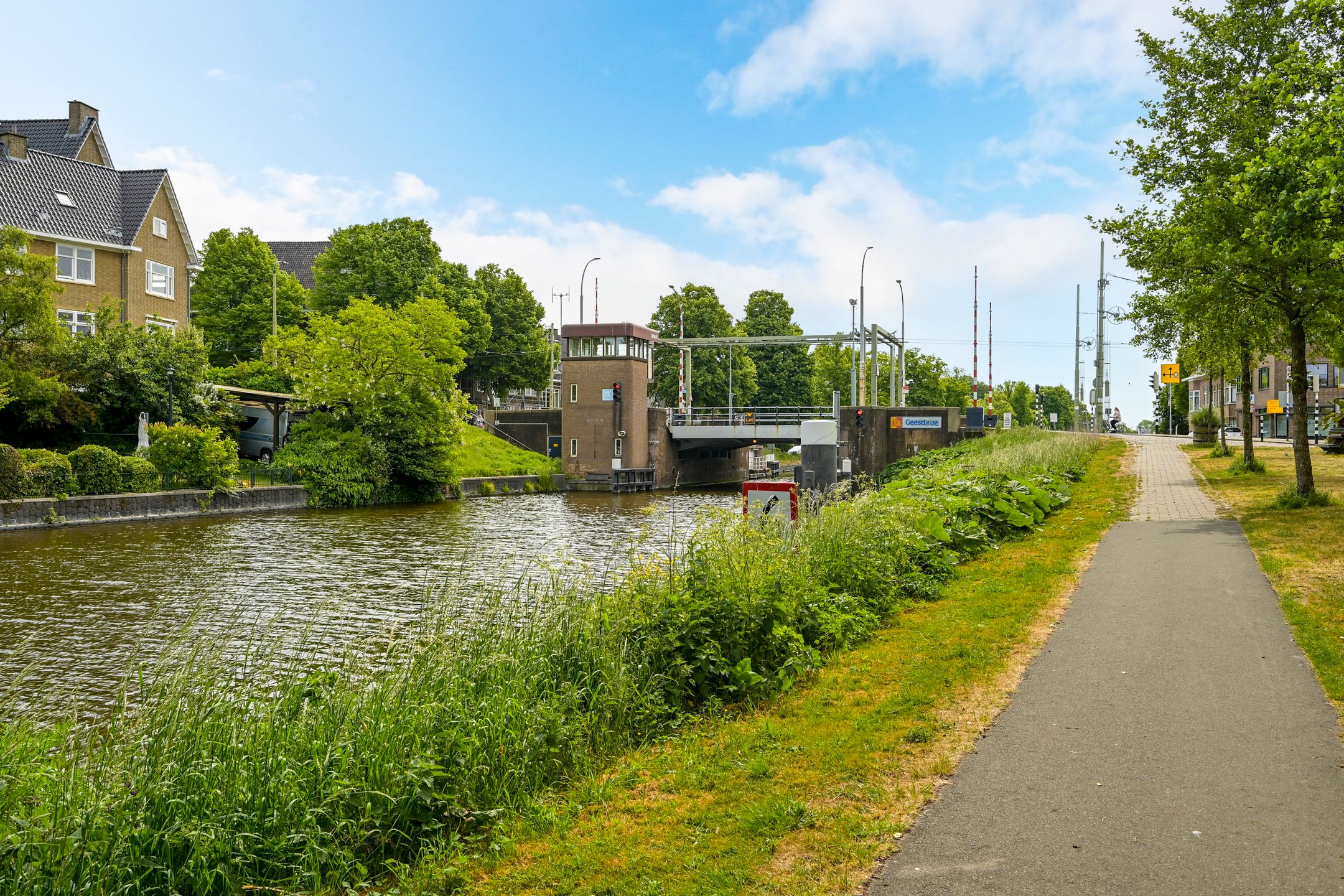 Foto 30 van Caan van Necklaan 288