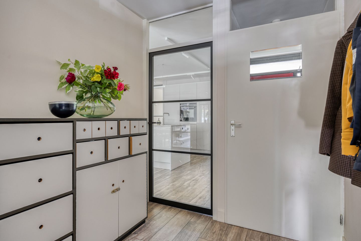 Photo 10 of Henriette Ronnerstraat 43