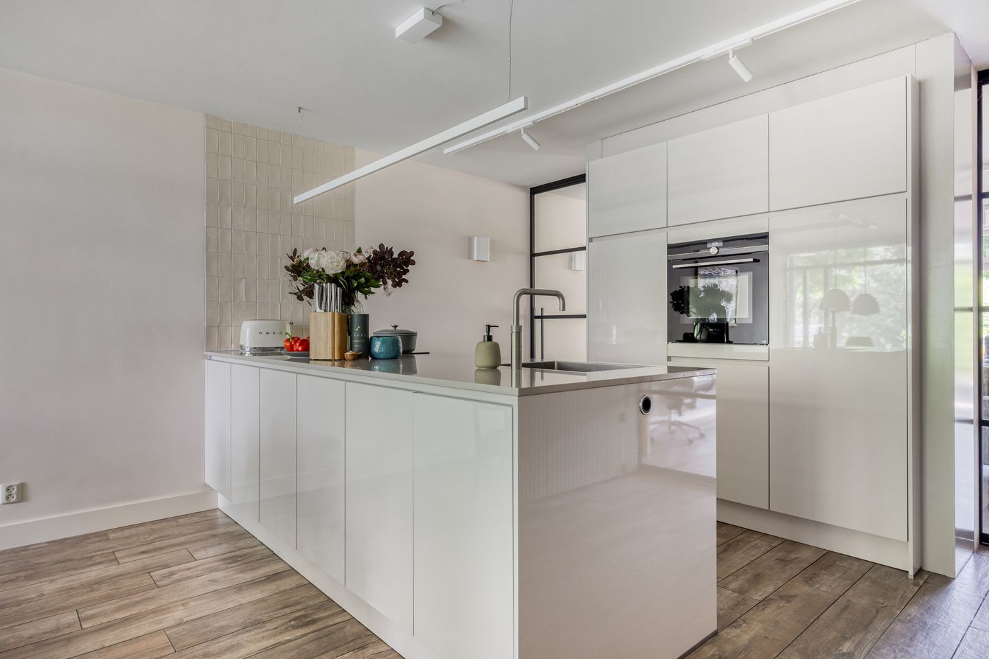 Photo 14 of Henriette Ronnerstraat 43