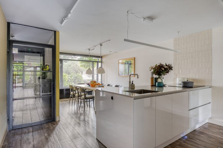 Photo 19 of Henriette Ronnerstraat 43