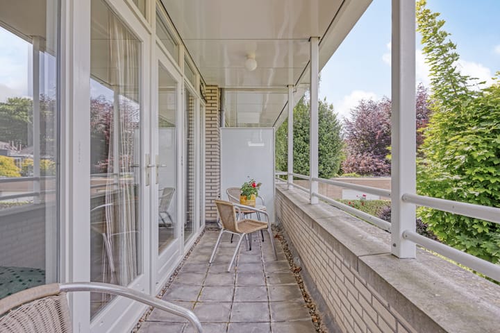 Photo 37 of Henriette Ronnerstraat 43