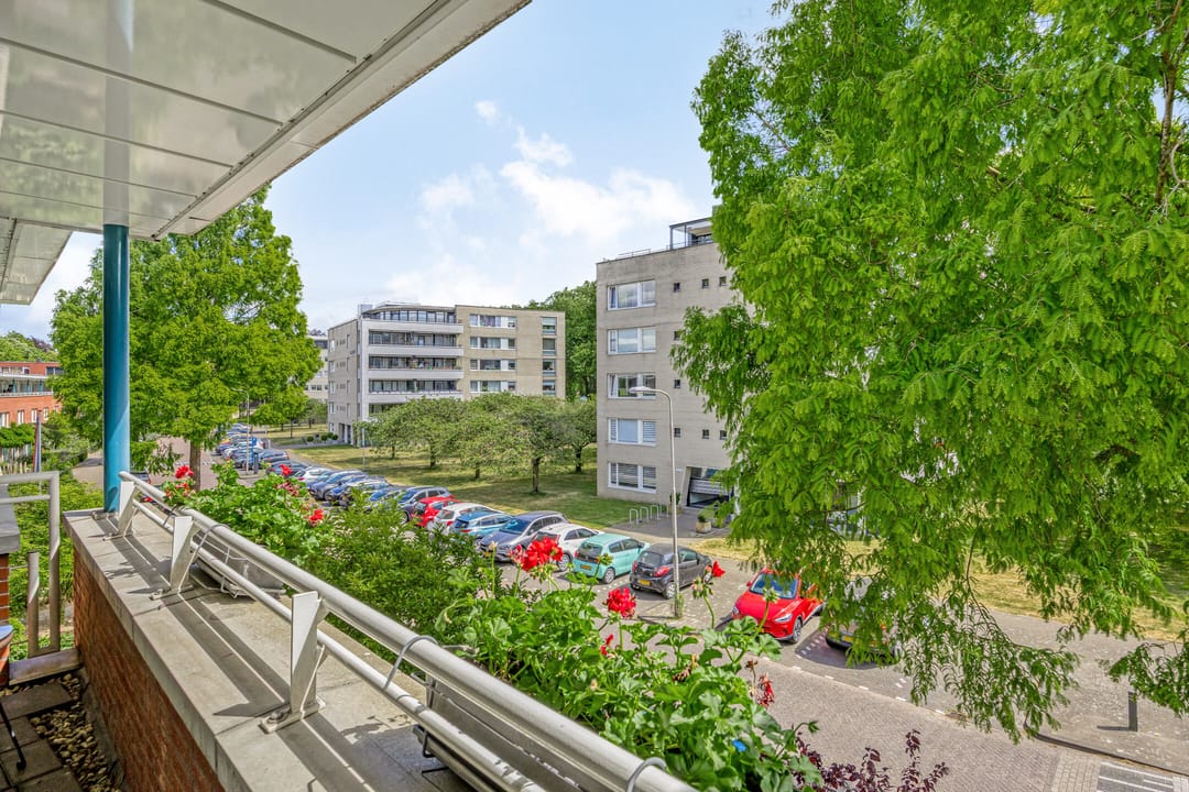 Photo 46 of Henriette Ronnerstraat 43