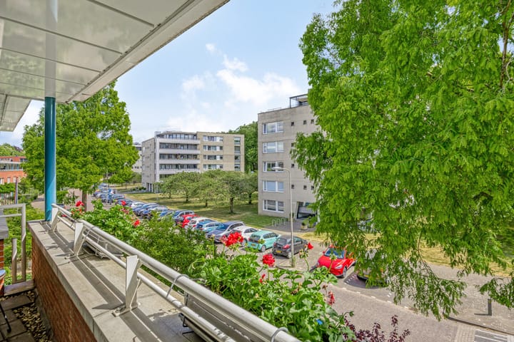 Photo 46 of Henriette Ronnerstraat 43