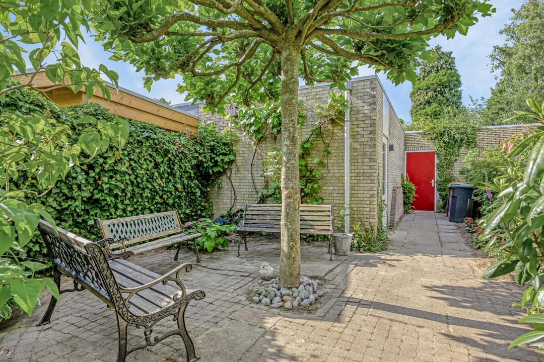 Photo 52 of Henriette Ronnerstraat 43