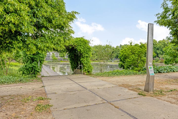 Photo 60 of Henriette Ronnerstraat 43