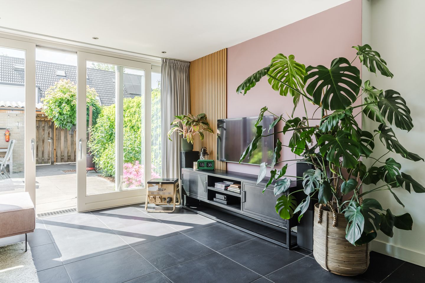 Foto 10 van Meester van Boemellaan 10