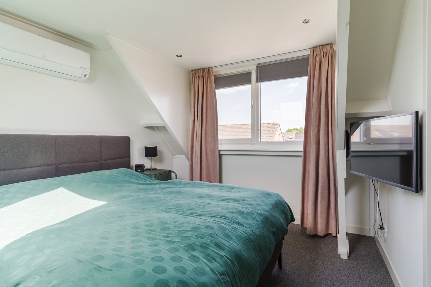 Foto 34 van Meester van Boemellaan 10